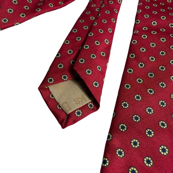 DAKS London New York 100% Silk Tie – Red Micro Medallion Print – EUC - Picture 5 of 5